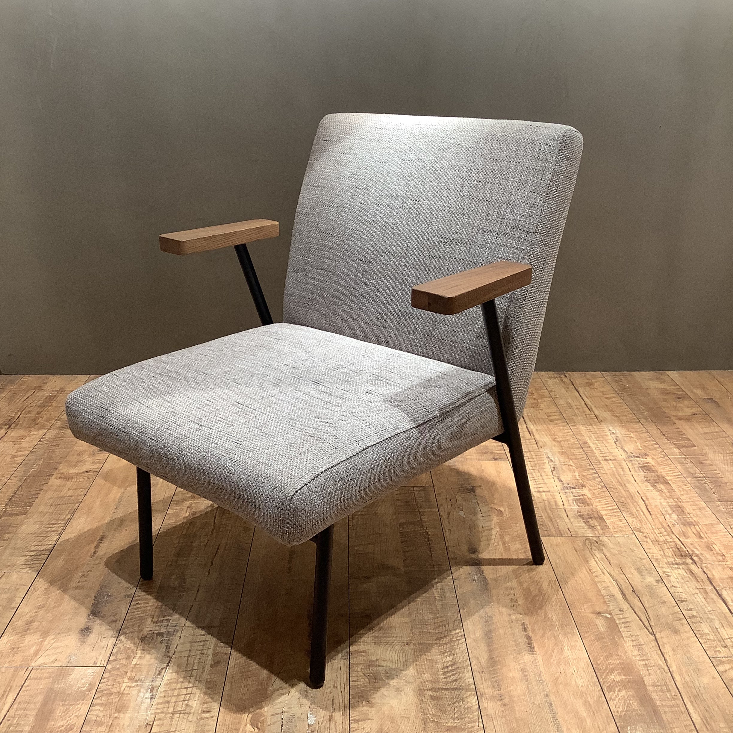 ほっと一息つきたいラウンジチェア – unico公式オンラインショップ