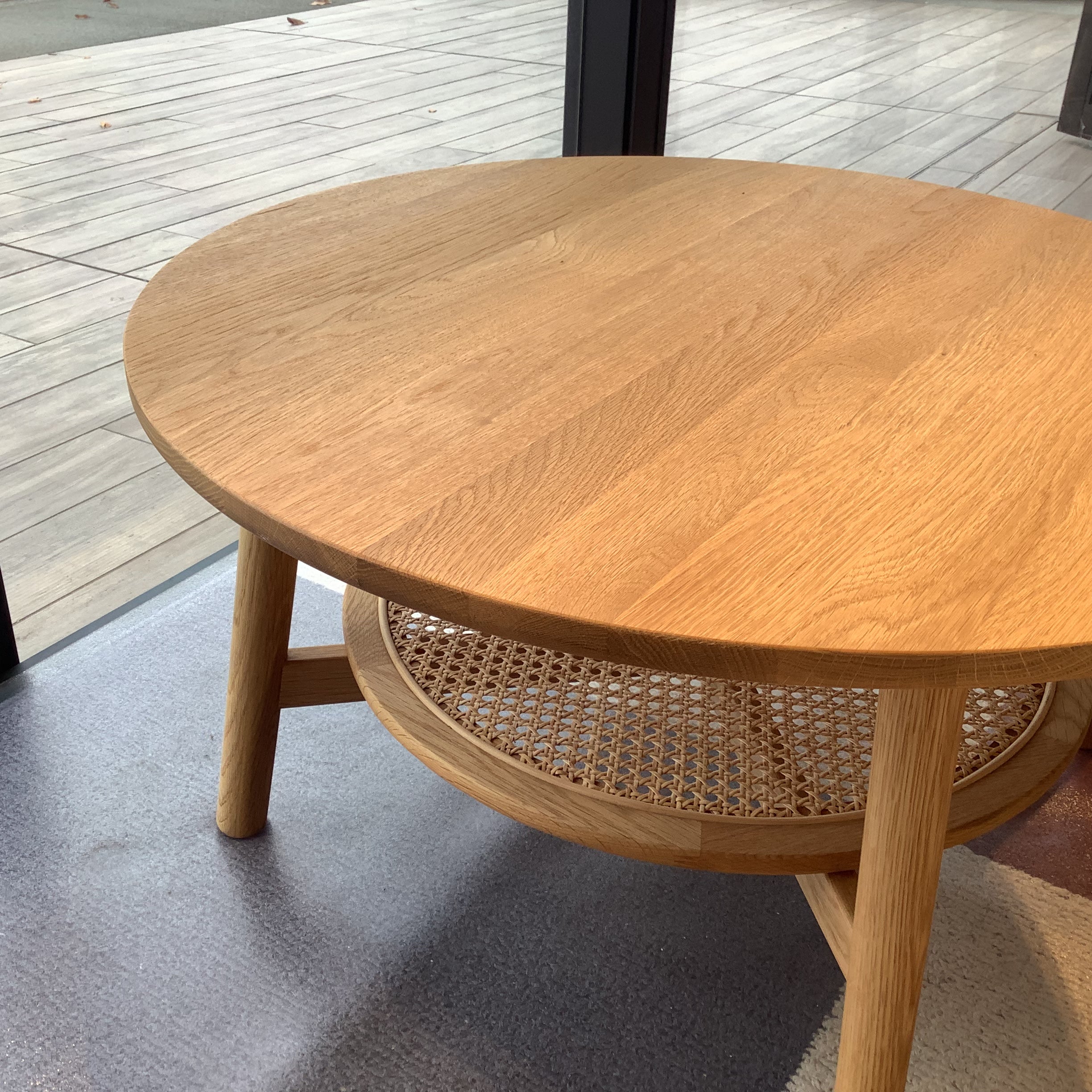 アウトレット】SOLKローテーブルが入荷！ – unico公式オンラインショップ