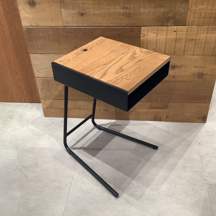 【アウトレット】ソファ横の名脇役