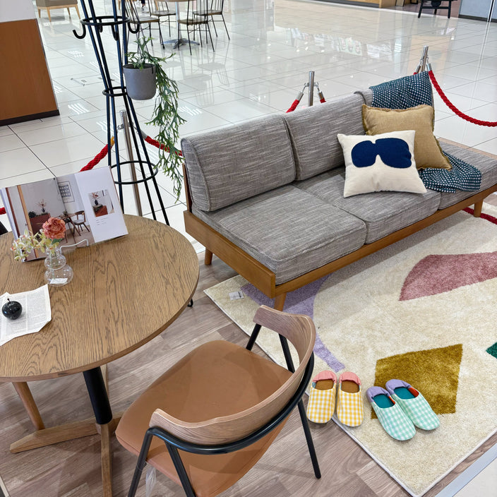 エミフルMASAKI館内にてunicoの家具を展示中！