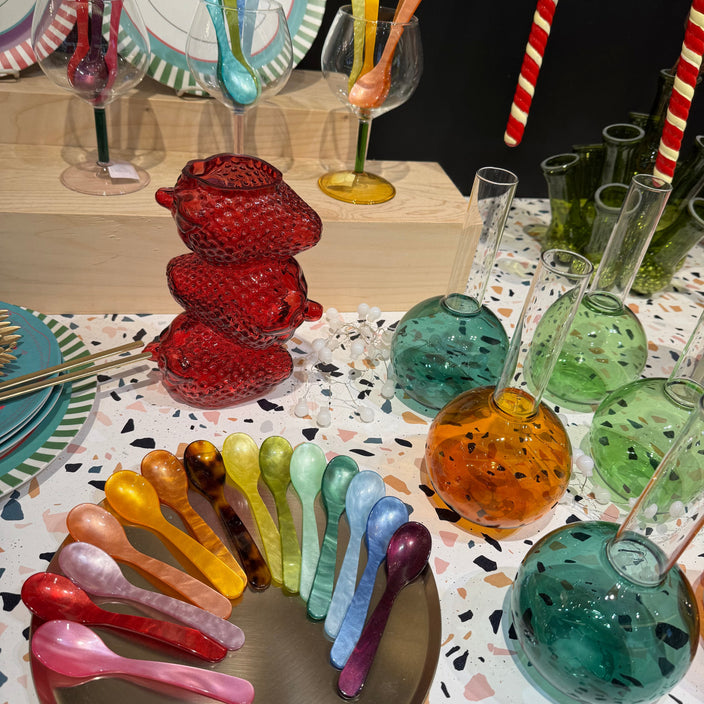 カラフルなクリスマス雑貨がたくさんあります！