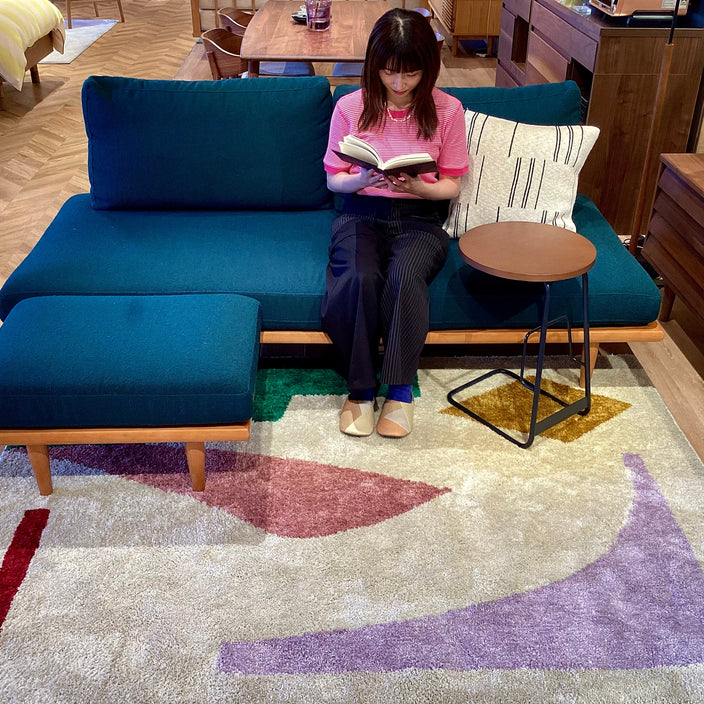 夏にラグを敷くメリットって？