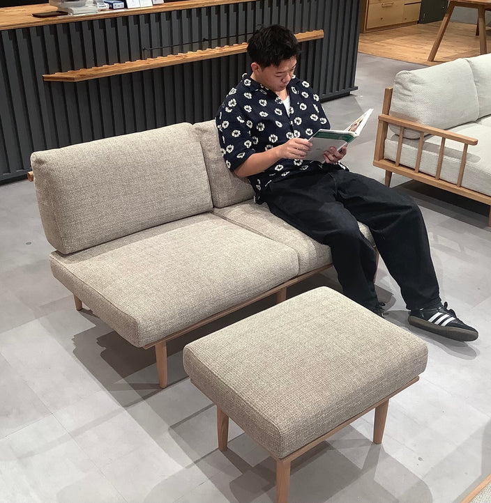 【アウトレット】お部屋の間切りとしても活躍するソファが入荷しました！