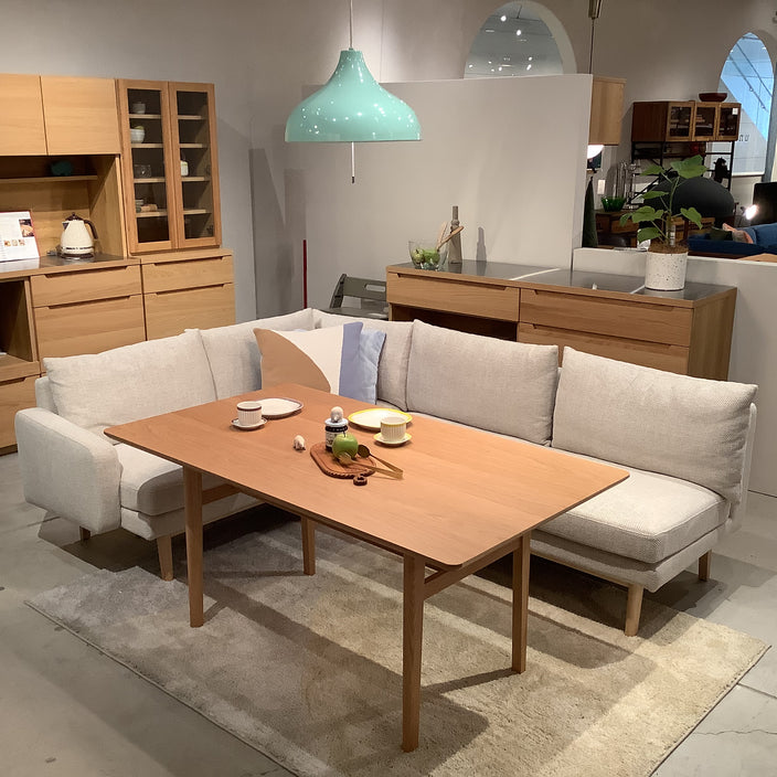 LOMダイニングの展示はじめました！