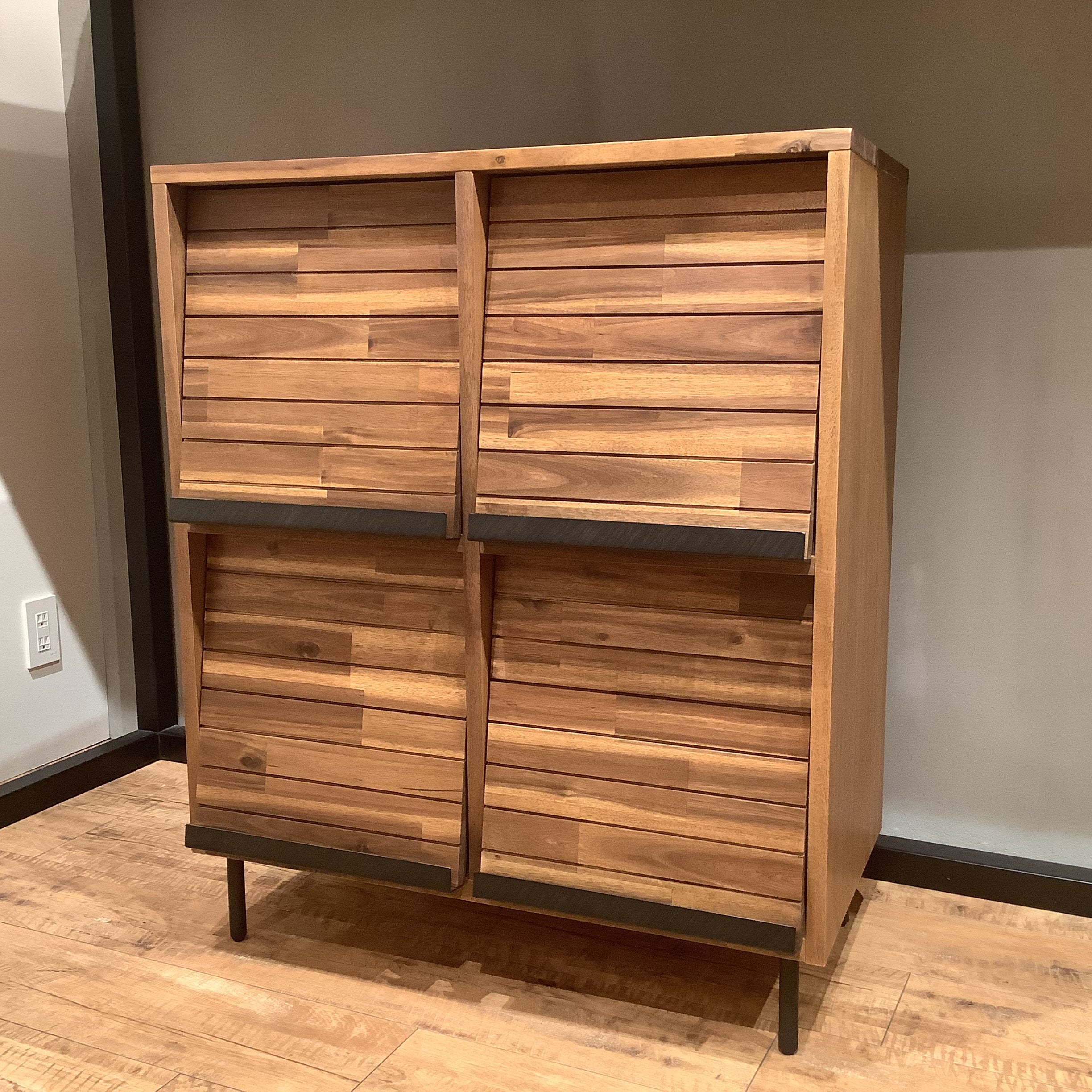 【アウトレット】お気に入りを「魅せて」収納