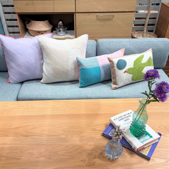 新作クッションで模様替え