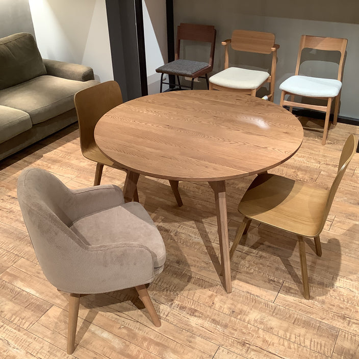 【アウトレット】ADDAYラウンドテーブルが入荷しています！